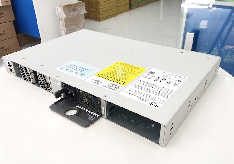 Marmont-Cisco C9200L-24T-4G-E chính hãng