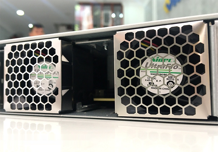 Marmont-Nguồn và hệ thống làm mát trên Switch Cisco C9200L-24T-4G-E
