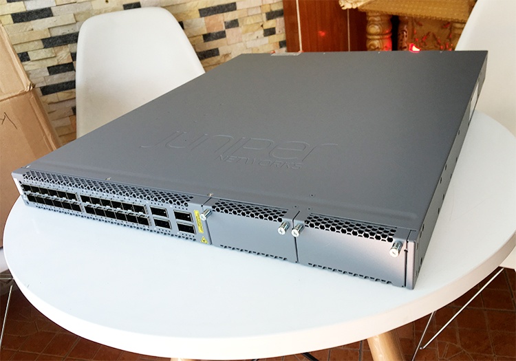 Marmont-Switch Juniper EX4600-40F-DC-AFO