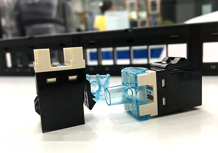 Marmont-Nhân mạng AMP Cat5e giá rẻ