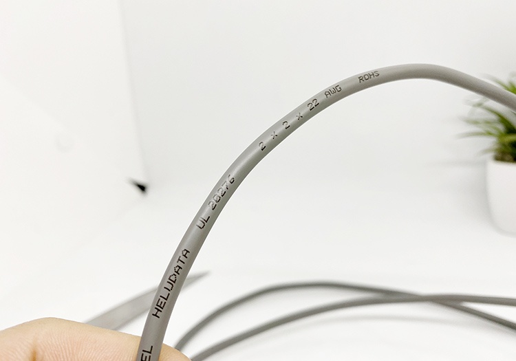 Marmont-dây cáp điều khiển 22 AWG hãng HeluKabel