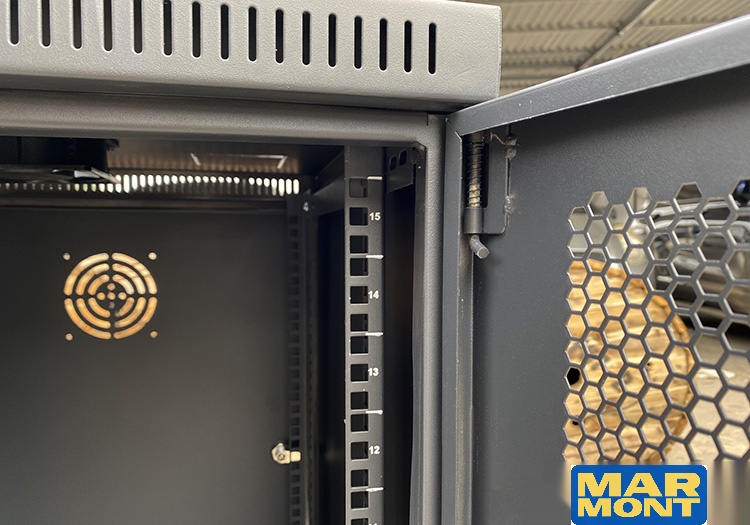 Marmont-tủ rack 15U D600 hãng UNIRACK