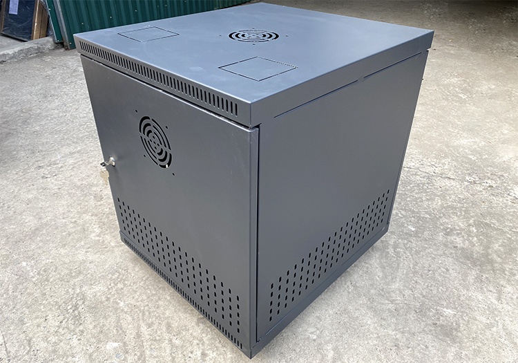 Marmont-tủ rack 12U hãng UNIRACK