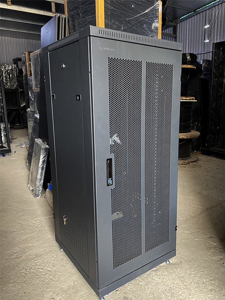 Marmont-tủ rack 27u d600 2 cửa lưới